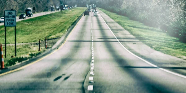 Guidando Lungo Interstatale Della Louisiana Una Giornata Sole Traffico Auto — Foto Stock