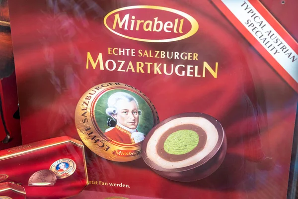 Wien Austria August 2022 Mozartkugeln Chocolate Pastries Famous City Shop — Stock Photo, Image
