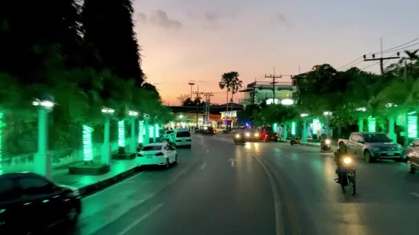 Nang Thailand December 2019 Verkeer Langs Stadspromenade Nachts — Stockvideo