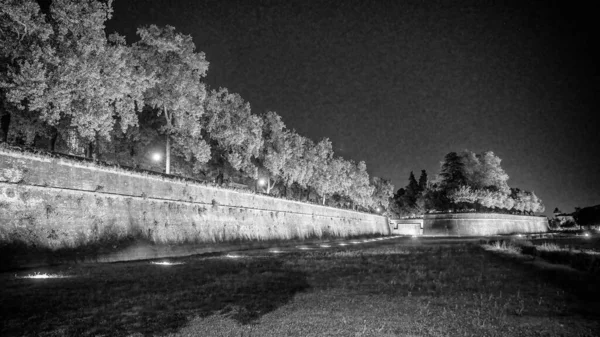 Starożytne Mury Lucca Nocy Sezonie Letnim Toskania Włochy — Zdjęcie stockowe