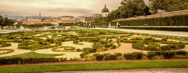 Vienna Austria Agosto 2022 Turisti Castello Giardini Belvedere Nella Stagione — Foto Stock