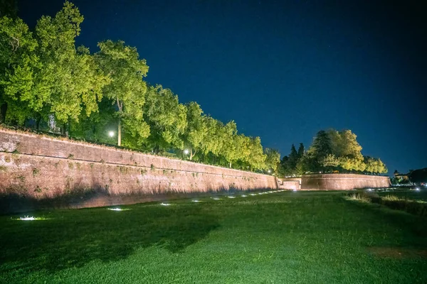 Antiguas Paredes Lucca Noche Temporada Verano Toscana Italia —  Fotos de Stock