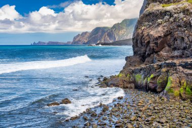 Portekiz, Madeira 'da Praia do Faial. Perilerin kıyısı..