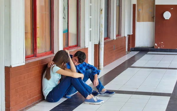 Jovem Menina Asiática Sentada Sozinha Com Sentimento Triste Escola Criança — Fotografia de Stock