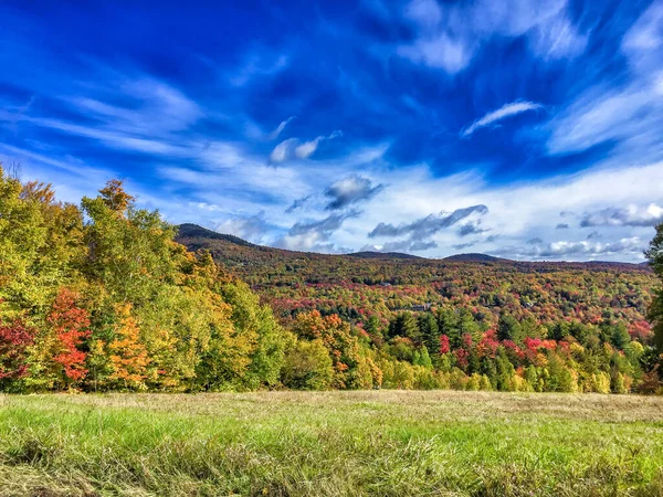 Schöne Landschaftsfarben Der Laubzeit Herbstlandschaft — Stockfoto