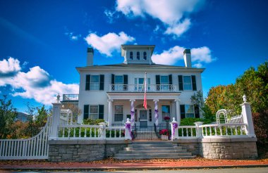 Augusta, Maine 'de renkli bir ev.