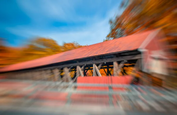 Holzbrücke Einem Sonnigen Herbsttag Neuengland — Stockfoto