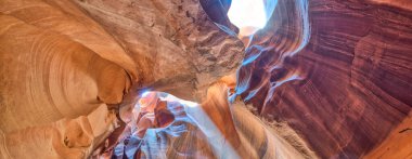 Antilop Kanyonu, Amerika Birleşik Devletleri. Kayalar ve önümüzdeki ışık harika manzarasını.