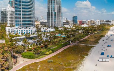 Güney Pointe Park Miami Beach. Binalar plajda havadan görünümü.
