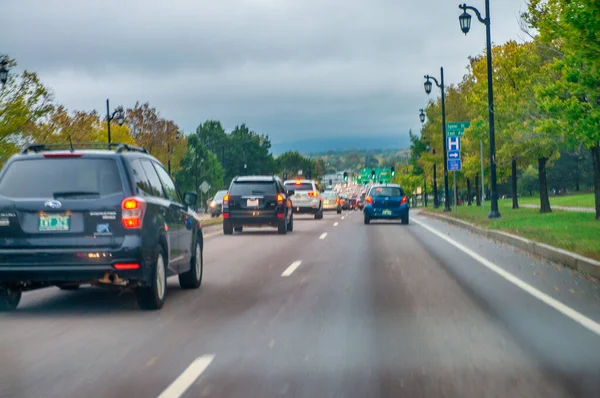 Burlington Oktober 2015 Stadstrafik Burlington Molnig Höstdag — Stockfoto