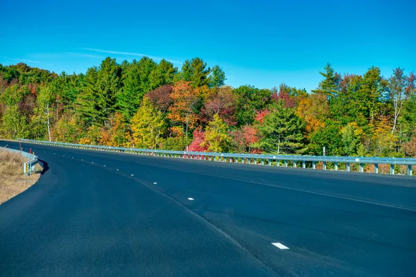 Droga Nowej Anglii Sezonie Liściastym Usa — Zdjęcie stockowe