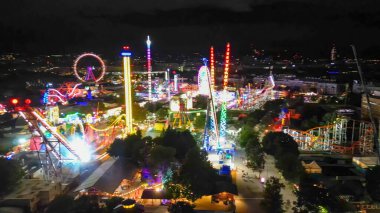 Viyana 'da İHA' dan Prater Lunaparkı 'nın gece hava görüntüsü.