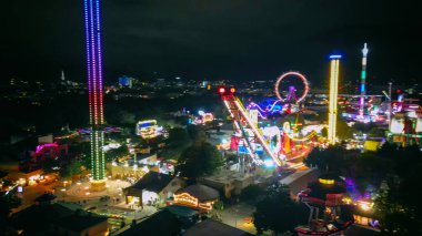 Viyana 'da İHA' dan Prater Lunaparkı 'nın gece hava görüntüsü.