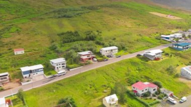Yaz mevsiminde Olafsfjordur manzarasının güzel hava manzarası, İzlanda