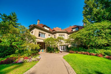 PORTLAND, OR - 21 AĞUSTOS 2017 Pittock Mansion tarihi bir 1914 evidir.