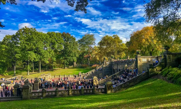 Ciudad Nueva York Octubre 2015 Turistas Lugareños Disfrutan Central Park — Foto de Stock