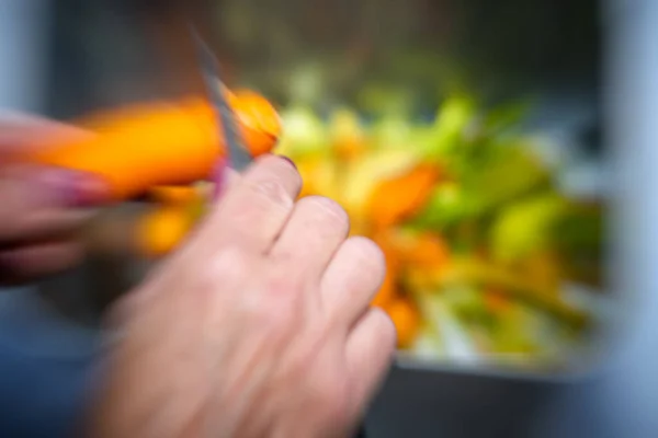 Caucasian Housewife Woman Slices Carrots Prepare Salad Ingredients Dinner Meal — Stock Photo, Image