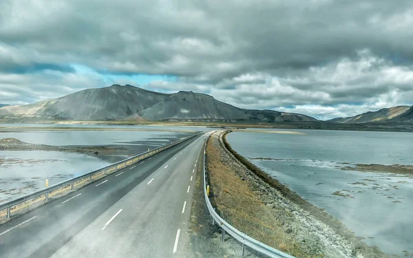 Prachtige Brug Een Fjord Uitzicht Vanuit Lucht Het Zomerseizoen — Stockfoto