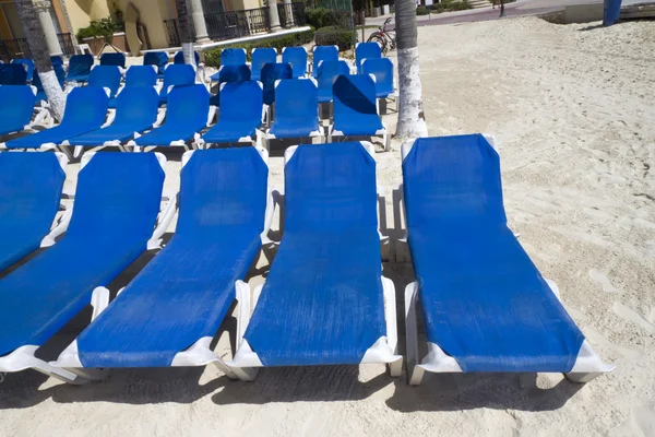 Blue Beach Lounge Chairs — Stock Photo, Image