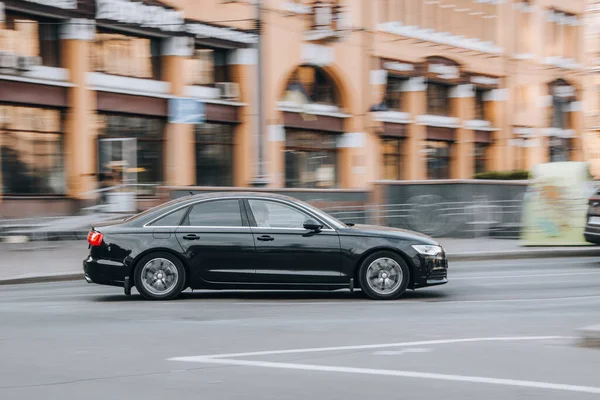 우크라 Kyiv 2021 Black Audi 거리를 — 스톡 사진
