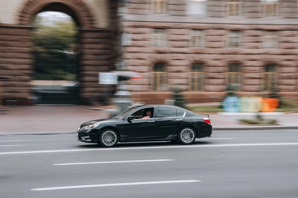 Ukrayna Kyiv Haziran 2021 Siyah Honda Accord Arabası Sokakta Hareket — Stok fotoğraf