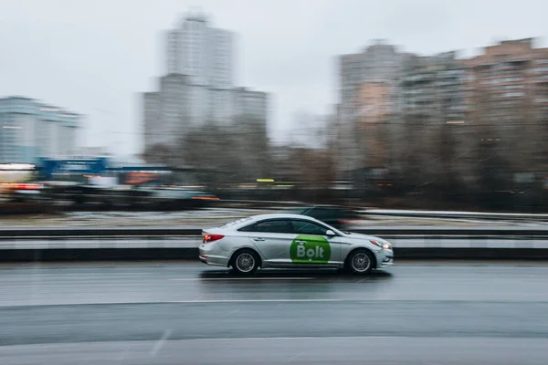 Ukraine Kyiv January 2022 White Hyundai Sonata Taxi Bolt Car — Stock Photo, Image