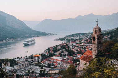 Karadağ 'ın Çaresiz Kadın Kotor Kilisesi