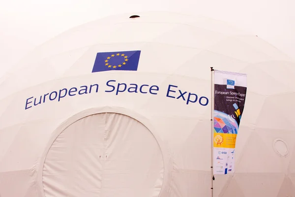 Wien - 26. Oktober: Europäische Raumfahrtausstellung auf der 19. intelligenten — Stockfoto