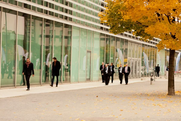 Wien - 26. Oktober: Besucher gehen zum 19. intelligenten — Stockfoto