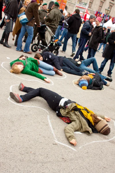 VIENNA - OCTOBER 26: Flash mob demonstration on the celebration — Stock Photo, Image