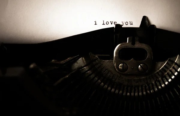 Σ ' αγαπώ μήνυμα τύπου σε παλιά γραφομηχανή — Φωτογραφία Αρχείου