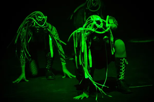LVIV, UKRAINE - AUGUST 17: Dansatori privind performanța ecologică a — Fotografie, imagine de stoc