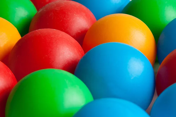 Bolas de brinquedo isoladas no fundo branco — Fotografia de Stock