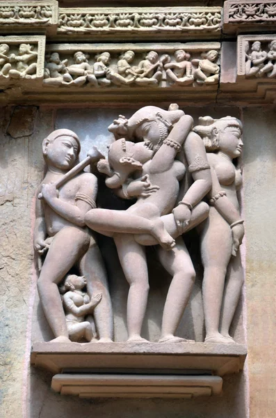 Ristningarna på templet väggarna i khajuraho ad 930-950 — Stockfoto