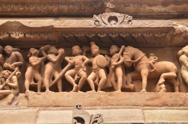 geri çekil, oymalar, khajuraho, reklam 930-950 tapınak duvarlarında
