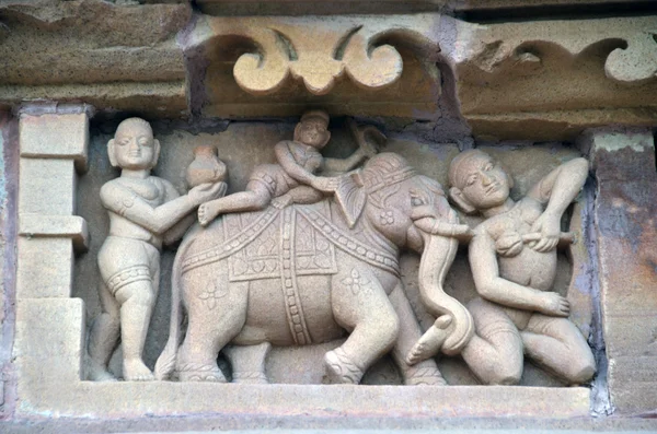 Rytiny na zdi chrámu v khajuraho ad 930-950 — Stock fotografie