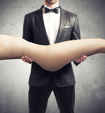 seksi bir kız cesedi adam adores