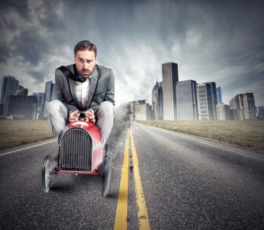 adam bir test sürüş ehliyeti için yapar