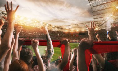 Stadyumda seyircilerin tezahürat yaptığı futbol sahnesi