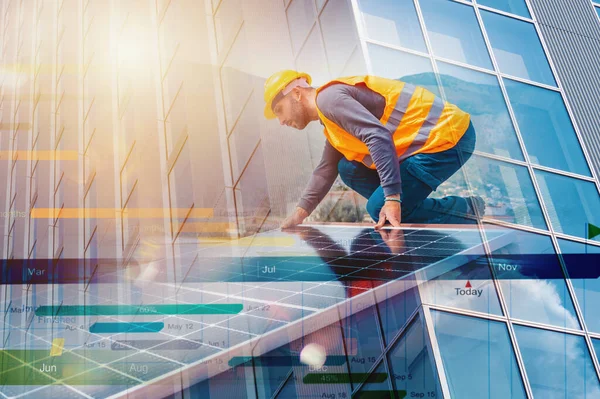 Werknemers monteren energiesysteem met zonnepaneel voor elektriciteit — Stockfoto