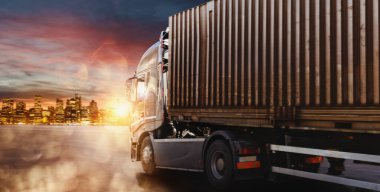 Malları teslim etmek için pist hızlı ilerliyor.