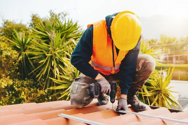 Technical Worker Works Drill Roof — Zdjęcie stockowe