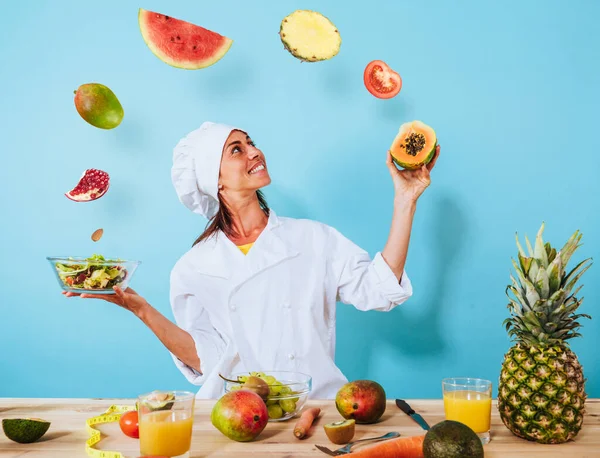 Woman Chef Prepares New Receipt Fresh Fruits — стоковое фото