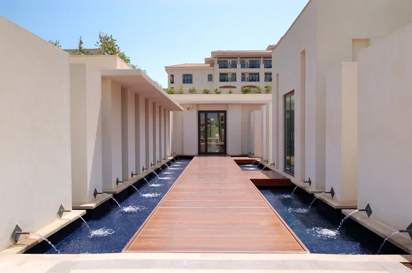 水疗中心建筑在豪华的酒店、 萨迪亚特岛、 阿布外 — 图库照片