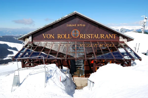 Jasna-maart 15: Von Roll restaurant in Jasna lage Tatra. Is het t — Stockfoto