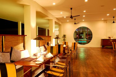 Modern Restoran iç gece aydınlatma, bentota, sri l
