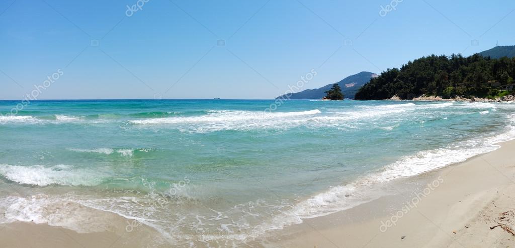 Panorama della spiaggia in hotel di lusso, isola di Taso, Grecia Foto