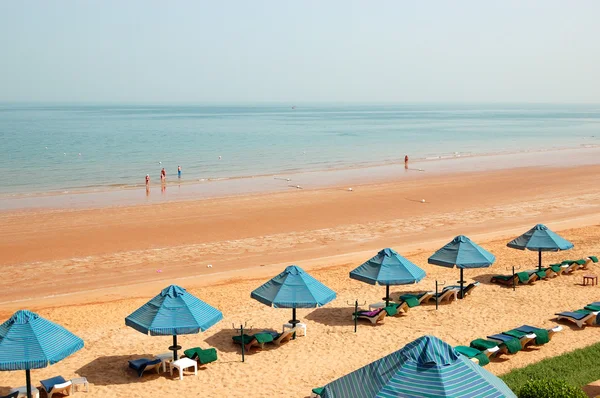 La playa de hotel de lujo, Ras Al Khaimah, Emiratos Árabes Unidos — Foto de Stock