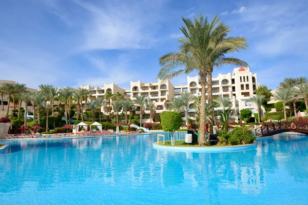 A piscina no hotel de luxo, Sharm el Sheikh, Egito — Fotografia de Stock