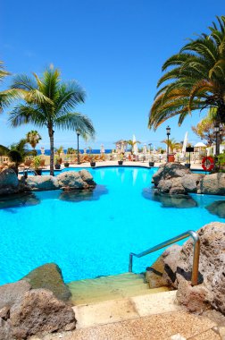 Yüzme havuzunda lüks otel, adanın tenerife, İspanya